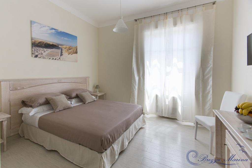 Brezza Marina Luxury Rooms Кальяри Экстерьер фото