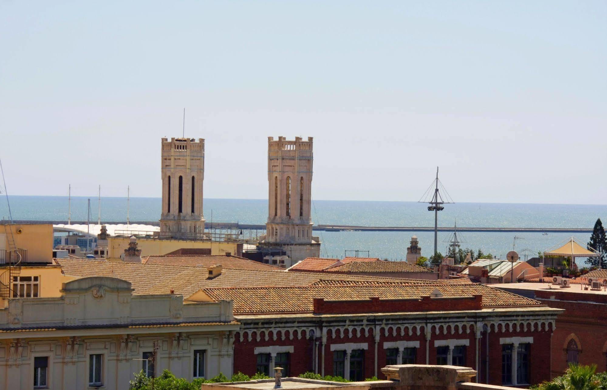 Brezza Marina Luxury Rooms Кальяри Экстерьер фото
