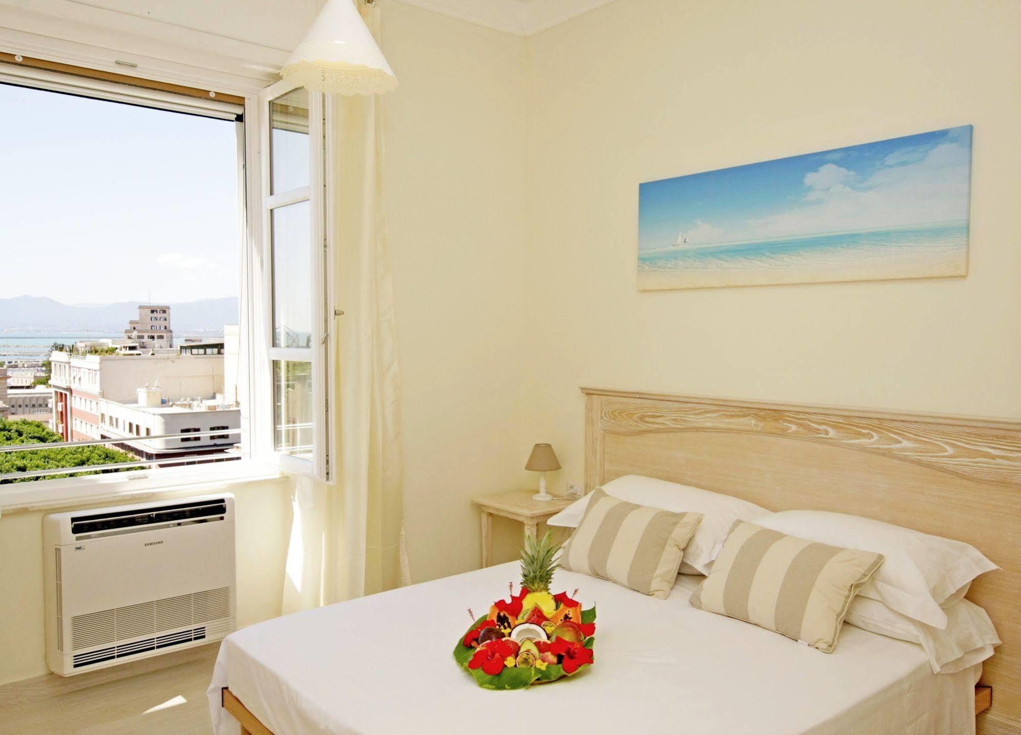Brezza Marina Luxury Rooms Кальяри Экстерьер фото