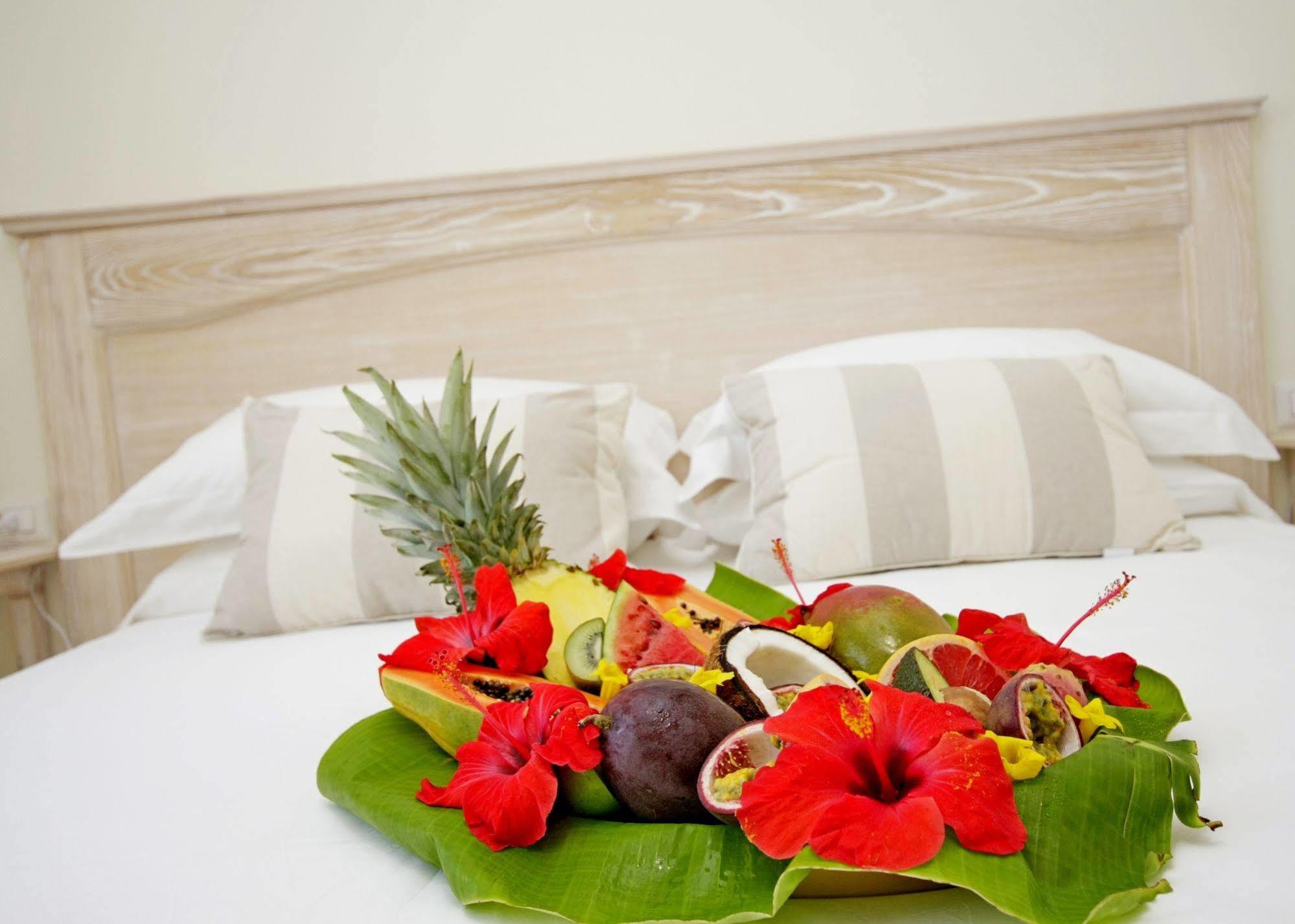 Brezza Marina Luxury Rooms Кальяри Экстерьер фото