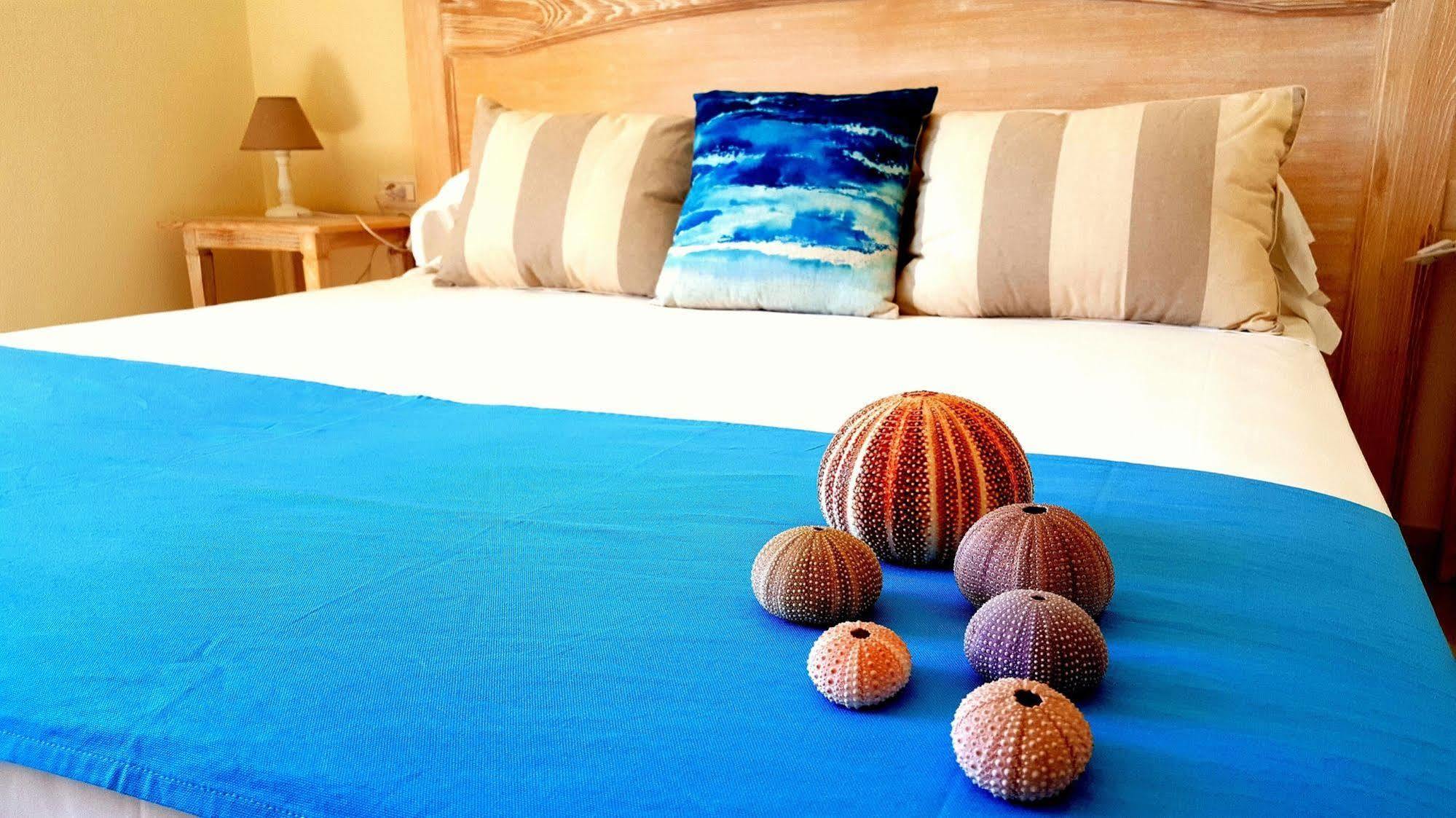 Brezza Marina Luxury Rooms Кальяри Экстерьер фото